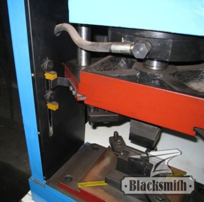Гидравлический вертикальный пресс Blacksmith VGP1 - вид 3 миниатюра