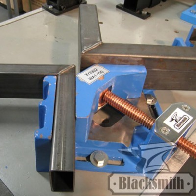 Струбцина-тиски на 90 градусов Blacksmith WA1-100 - вид 1 миниатюра