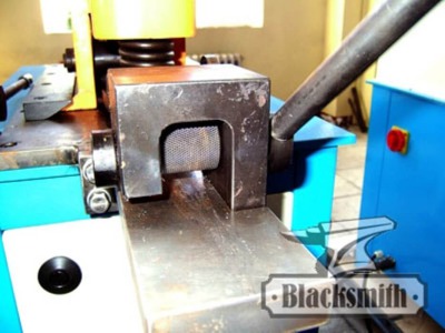 Станок для формовки плотной лапки Blacksmith LP-120 - вид 4 миниатюра