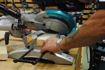 Торцовочная пила Makita LS1018LN - вид 4 миниатюра