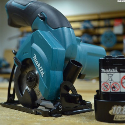 Аккумуляторная дисковая пила Makita HS300DWE (HS 300 DWE) - вид 2 миниатюра