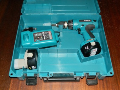 Аккумуляторная дрель-шуруповерт Makita 6337DWDE (6337 DWDE) - вид 1 миниатюра